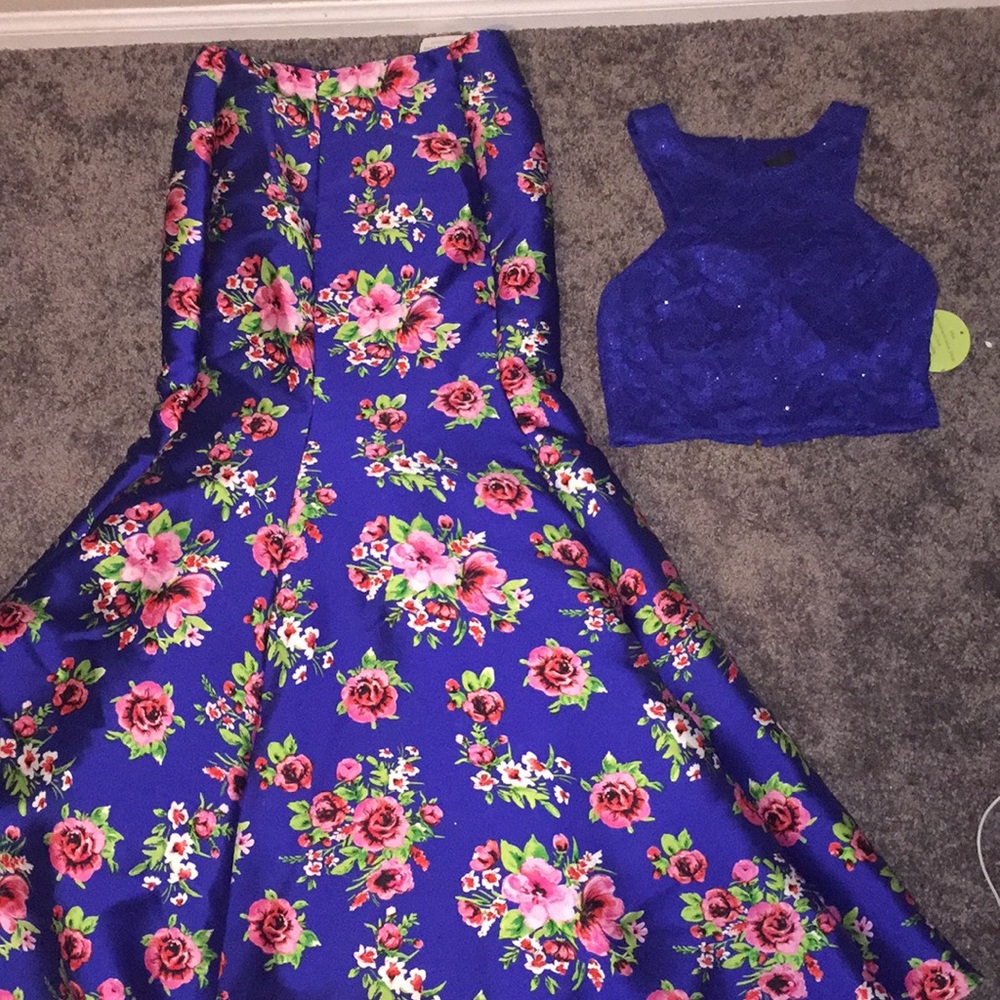 Two piece Windsor dress. Size 5